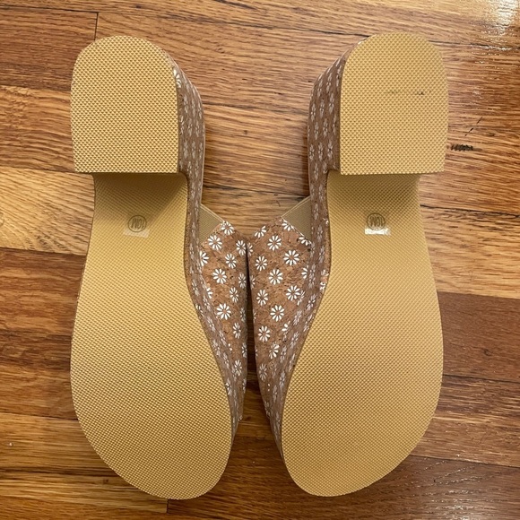 NWOT Matisse Cork Daisy Terry Heels - Picture 5 of 5